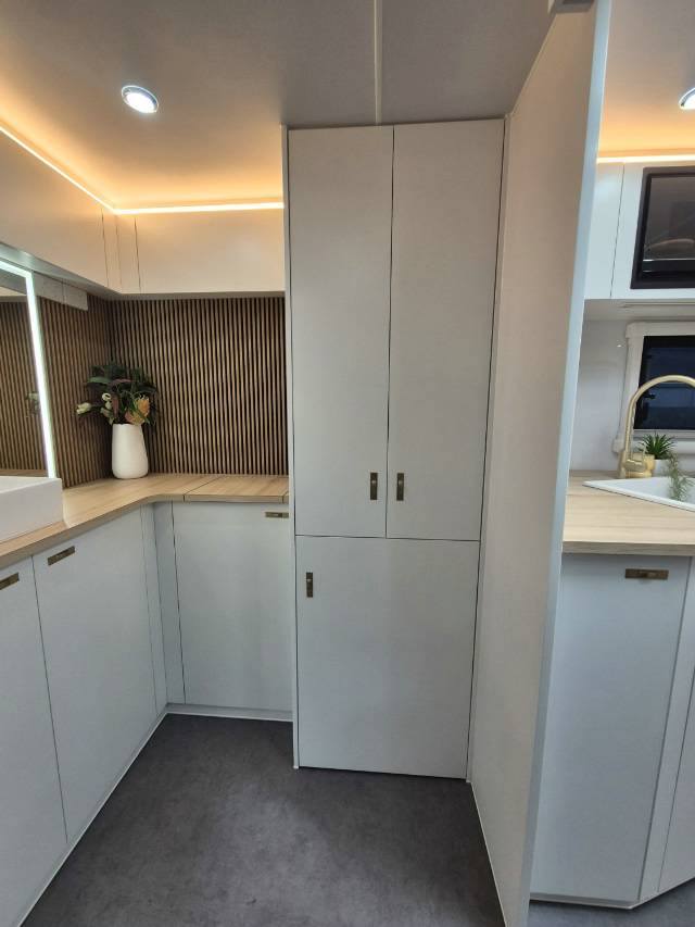 2026 NETWORK RV TOURING 22′ SLIDE OUT CARAVAN