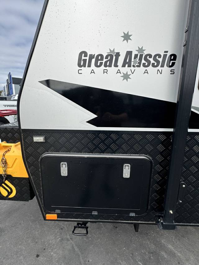 2022 GREAT AUSSIE GRAVITY ALUM 22’6 REAR CLUB CARAVAN