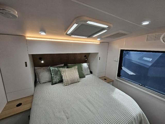 2026 NETWORK RV TERRAIN TUFF 24′ FAMILY 4 BUNK Caravan