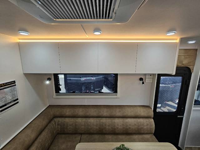 2026 NETWORK RV TERRAIN TUFF 24′ FAMILY 4 BUNK Caravan