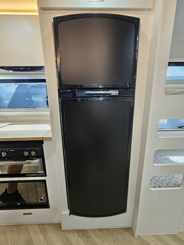 2026 NETWORK RV TERRAIN TUFF 24′ FAMILY 4 BUNK Caravan