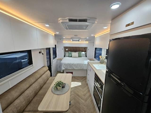 2026 NETWORK RV TERRAIN TUFF 24′ FAMILY 4 BUNK Caravan
