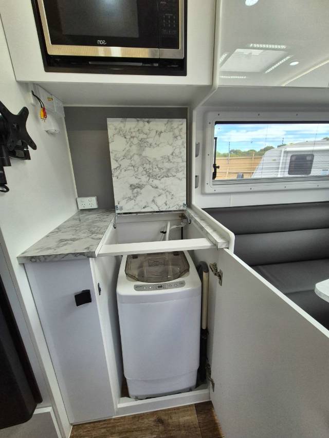 2024 NETWORK RV CARAVANS TOURING 21’6 REAR CLUB CARAVAN