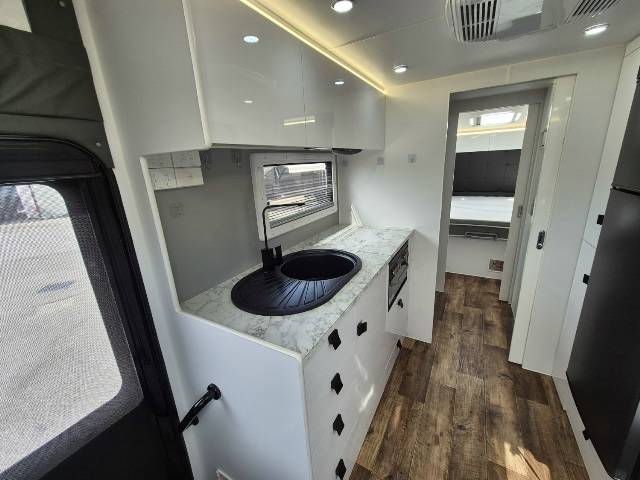 2024 NETWORK RV CARAVANS TOURING 21’6 REAR CLUB CARAVAN