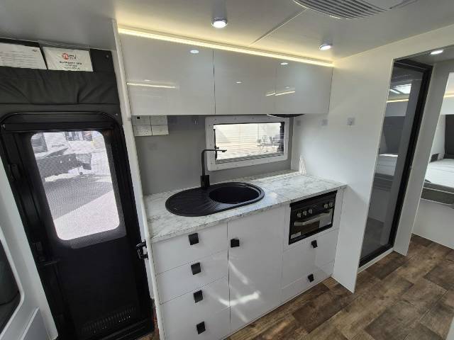 2024 NETWORK RV CARAVANS TOURING 21’6 REAR CLUB CARAVAN