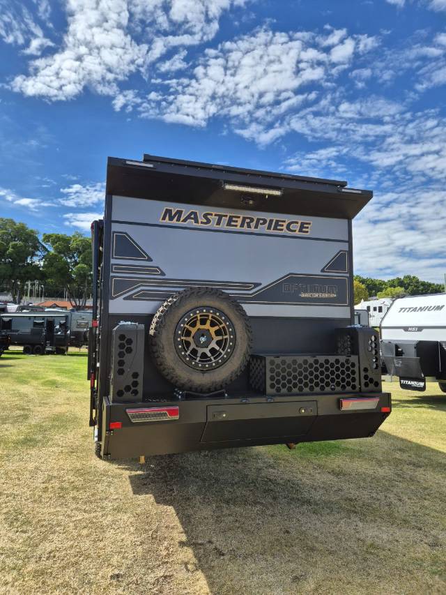 2025 MASTERPIECE DIRECTORS EDITION 23′ CARAVAN
