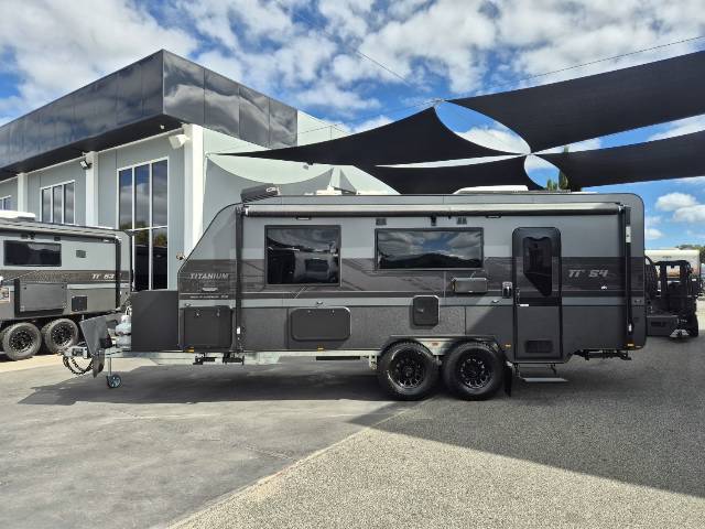 2026 TITANIUM S4 206RD 20’6 REAR DOOR CARAVAN