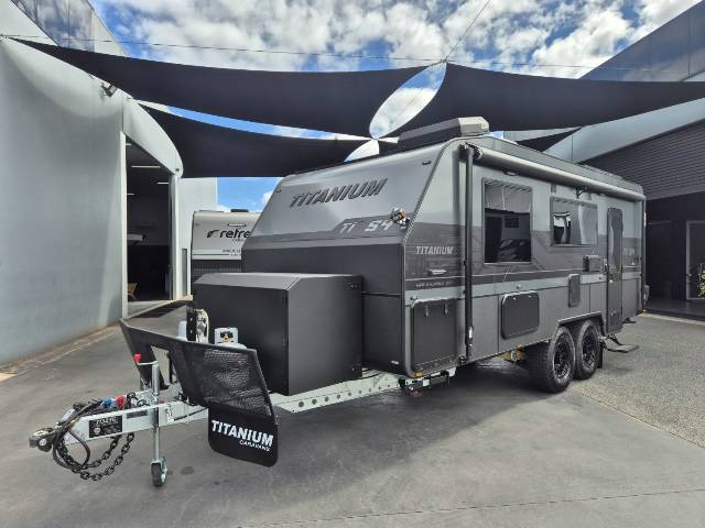 2026 TITANIUM S4 206RD 20’6 REAR DOOR CARAVAN