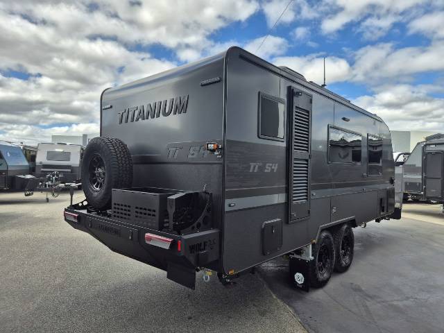 2026 TITANIUM S4 206RD 20’6 REAR DOOR CARAVAN