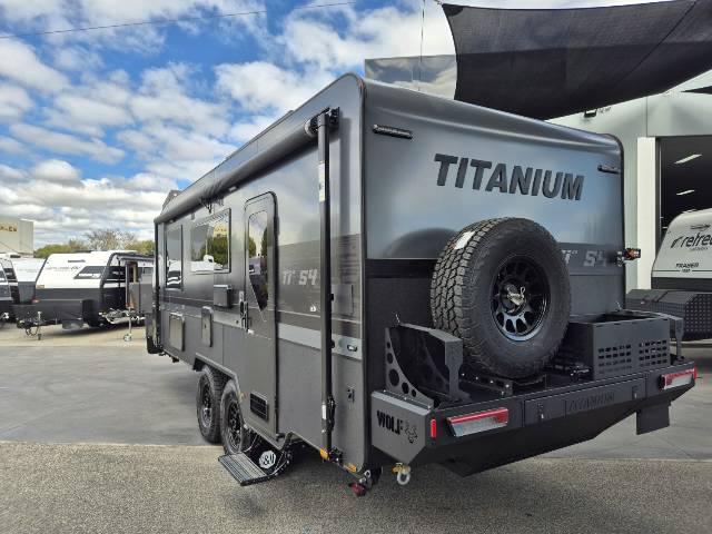 2026 TITANIUM S4 206RD 20’6 REAR DOOR CARAVAN
