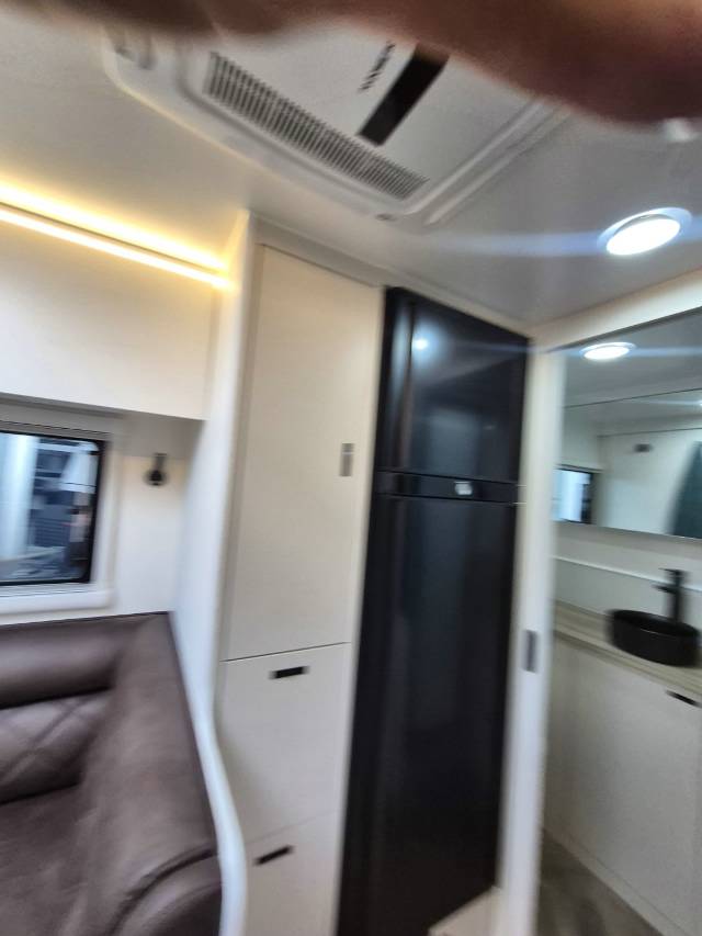 2026 TITANIUM S4 206RD 20’6 REAR DOOR CARAVAN