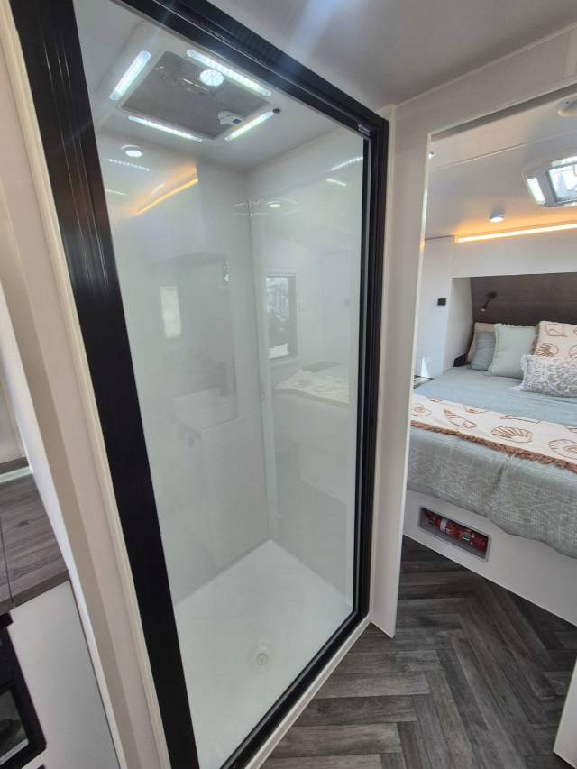 2026 NETWORK RV TOURING 21’6 REAR CLUB CARAVAN