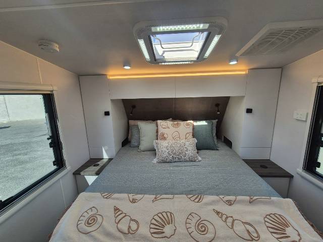 2026 NETWORK RV TOURING 21’6 REAR CLUB CARAVAN