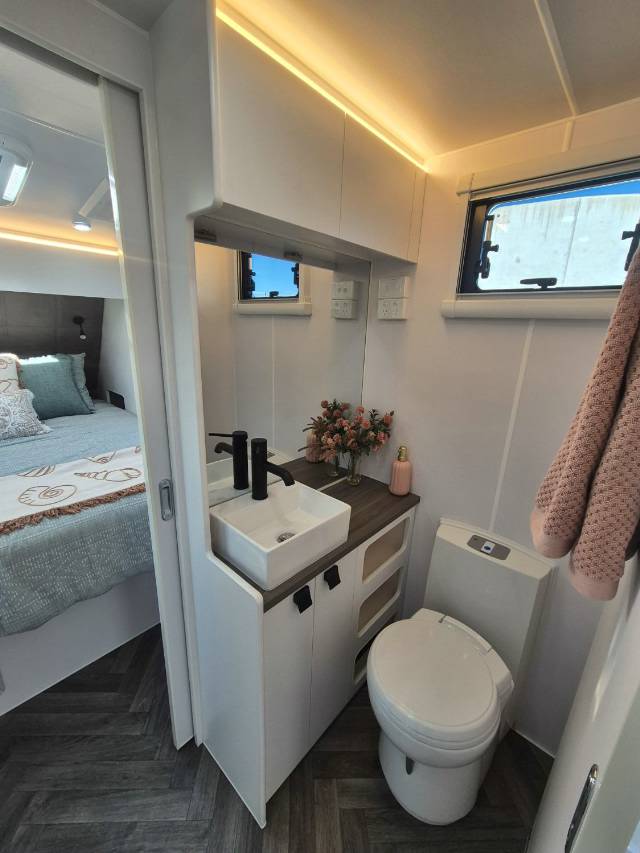2026 NETWORK RV TOURING 21’6 REAR CLUB CARAVAN