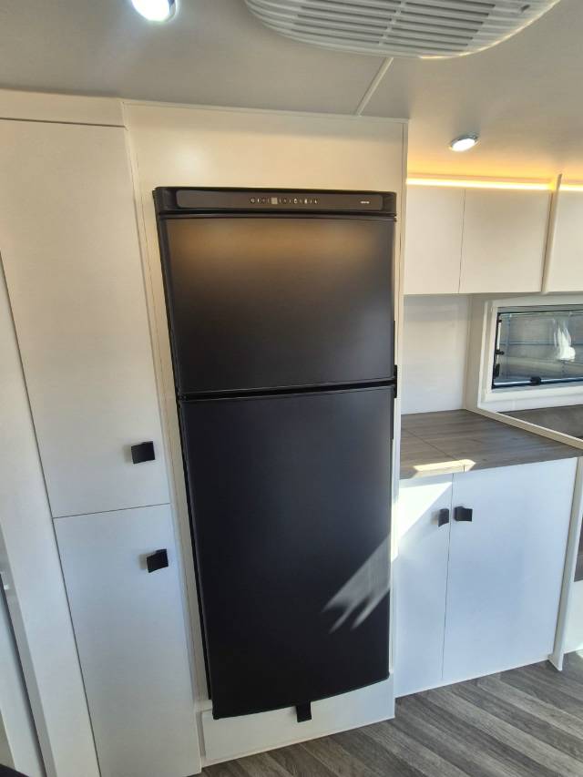 2026 NETWORK RV TOURING 21’6 REAR CLUB CARAVAN