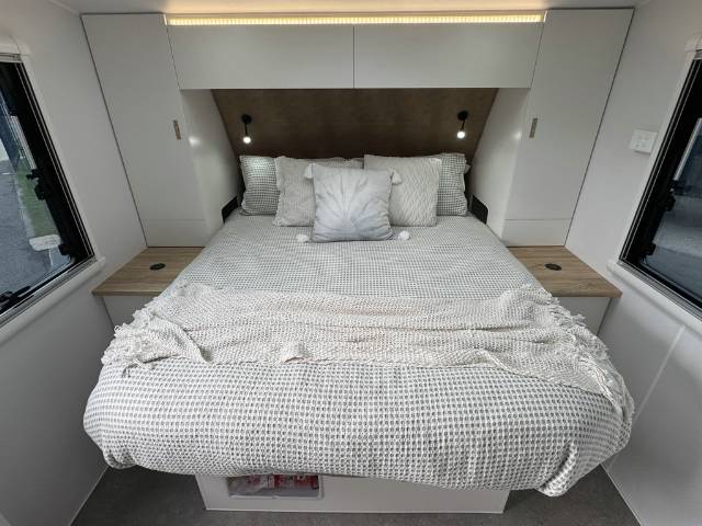 2026 NETWORK RV TERRAIN TUFF 21′ FAMILY 3 BUNK CARAVAN