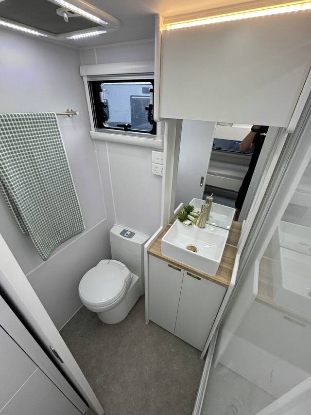 2026 NETWORK RV TERRAIN TUFF 21′ FAMILY 3 BUNK CARAVAN