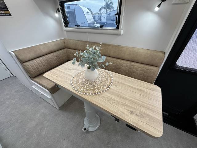 2026 NETWORK RV TERRAIN TUFF 21′ FAMILY 3 BUNK CARAVAN