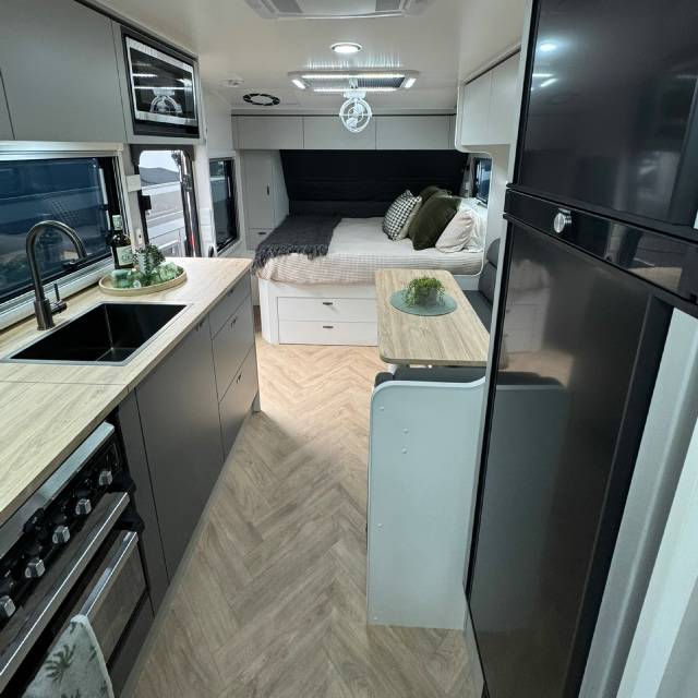 2026 TITANIUM S3 196D/T QUEEN EW BUNK CARAVAN