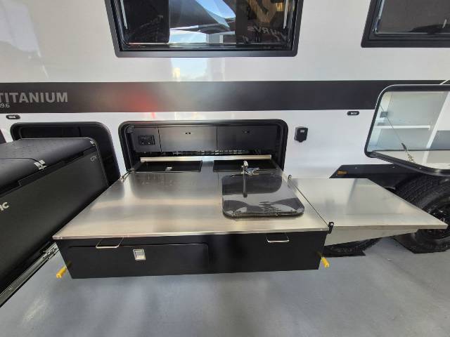 2026 TITANIUM HS2 196HTF 19’6 HT FAMILY BUNK CARAVAN