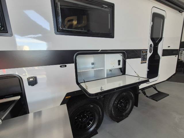 2026 TITANIUM HS2 196HTF 19’6 HT FAMILY BUNK CARAVAN