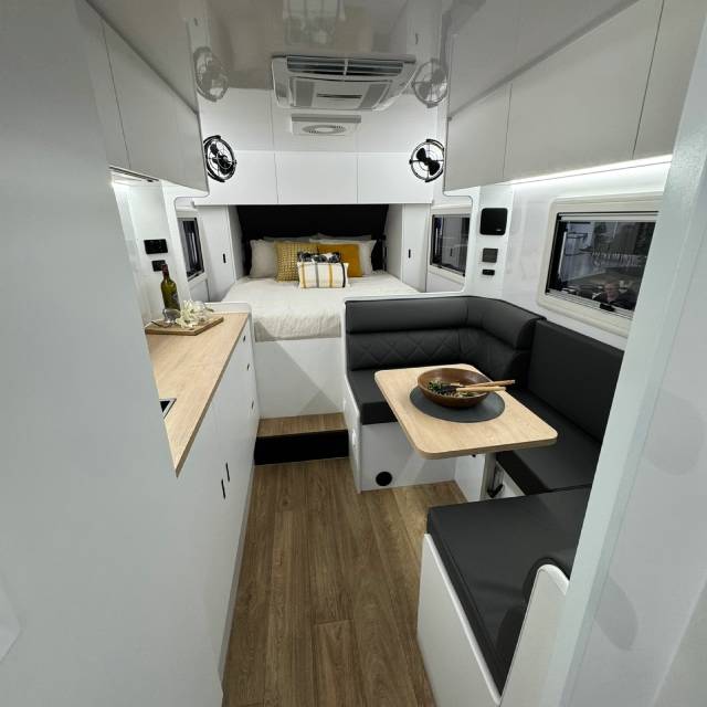 2026 TITANIUM HS2 196HTF 19’6 HT FAMILY BUNK CARAVAN