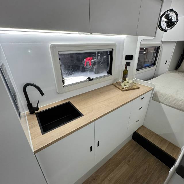 2026 TITANIUM HS2 196HTF 19’6 HT FAMILY BUNK CARAVAN