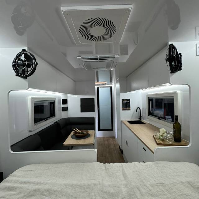 2026 TITANIUM HS2 196HTF 19’6 HT FAMILY BUNK CARAVAN