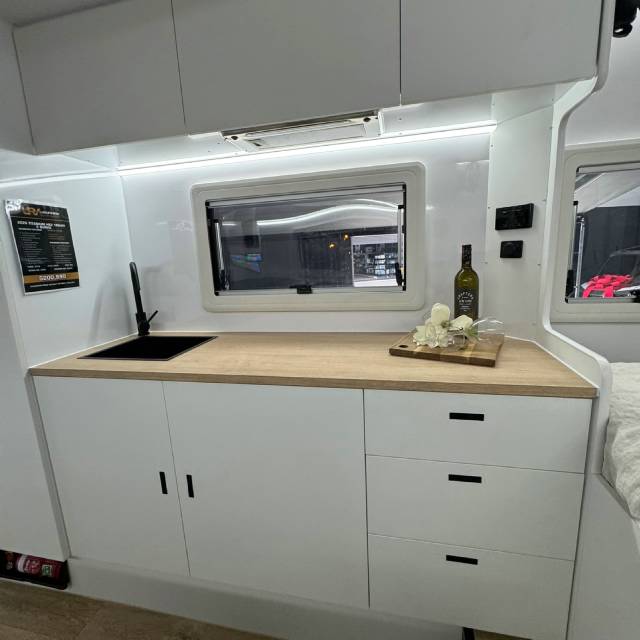 2026 TITANIUM HS2 196HTF 19’6 HT FAMILY BUNK CARAVAN