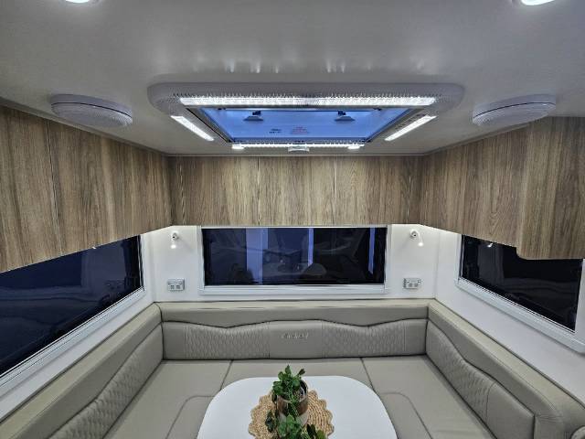 2026 RETREAT DAYDREAM 226R CARAVAN