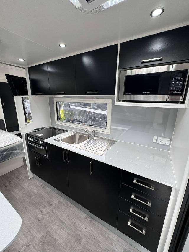 2018 NEW AGE MANTA RAY 19 CARAVAN