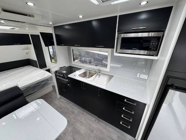 2018 NEW AGE MANTA RAY 19 CARAVAN
