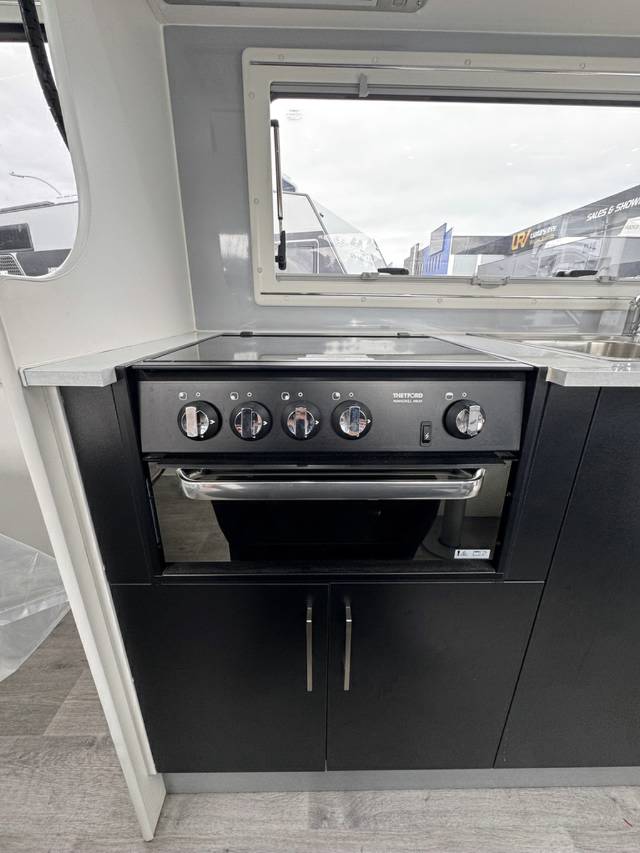 2018 NEW AGE MANTA RAY 19 CARAVAN