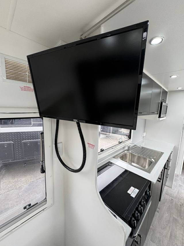 2018 NEW AGE MANTA RAY 19 CARAVAN