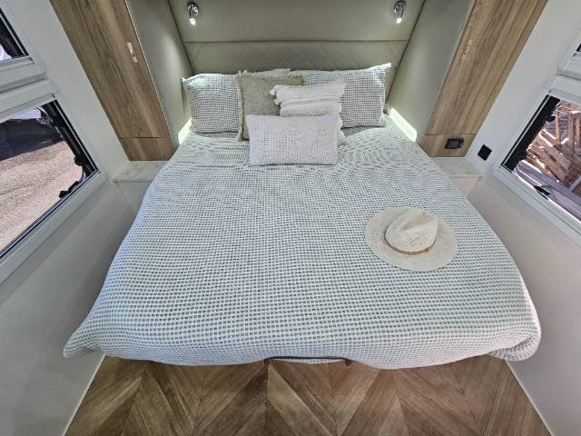 2025 RETREAT ERV 217C CARAVAN