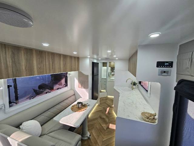 2025 RETREAT ERV 217C CARAVAN