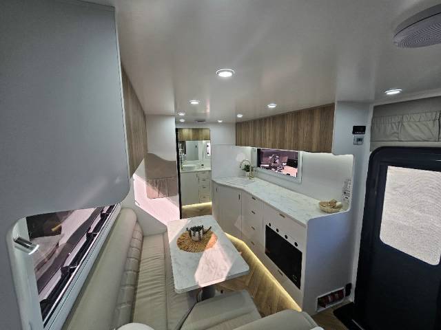 2025 RETREAT ERV 217C CARAVAN