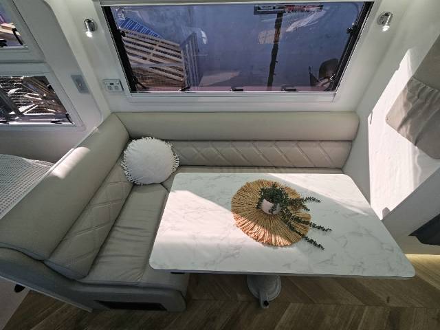 2025 RETREAT ERV 217C CARAVAN