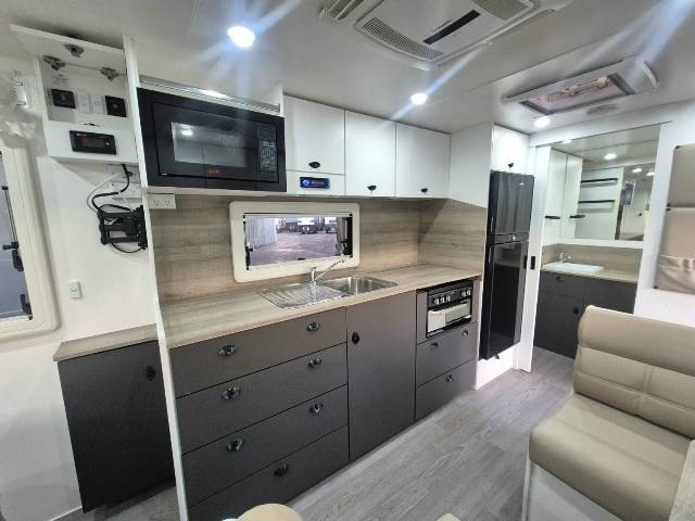 2023 FRANKLIN CORE CARAVAN