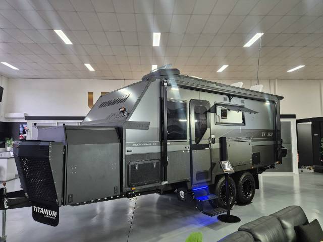 2025 TITANIUM S3 18D/T QUEEN EAST-WEST BUNK CARAVAN