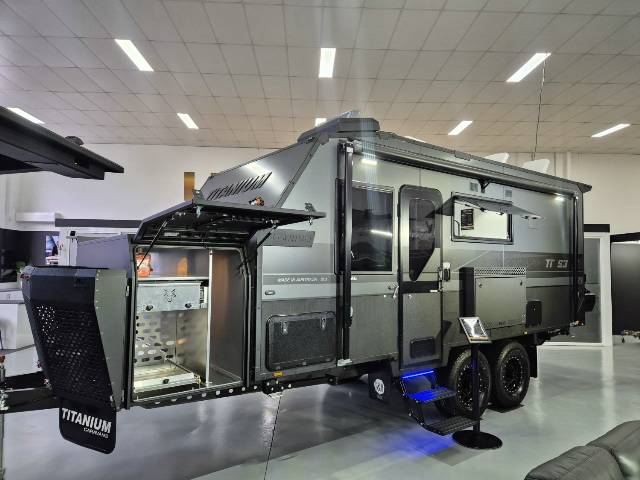 2025 TITANIUM S3 18D/T QUEEN EAST-WEST BUNK CARAVAN
