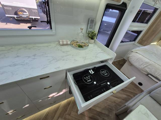 2025 RETREAT ERV 217C CARAVAN