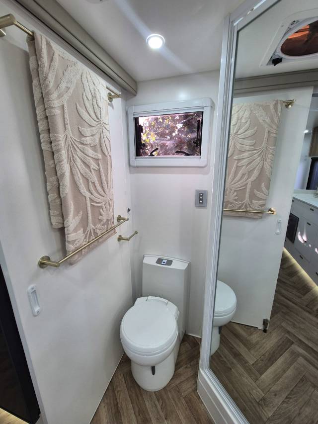 2025 RETREAT ERV 217C CARAVAN