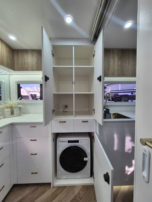2025 RETREAT ERV 217C CARAVAN