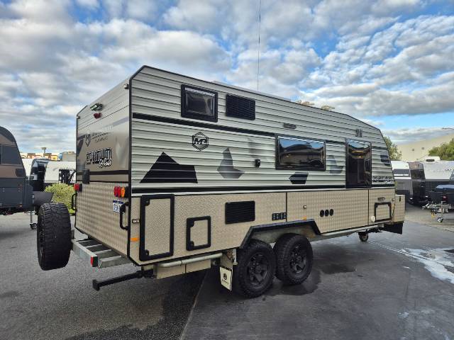 2016 MASTERIECE OPTIMUM 19’6 CARAVAN