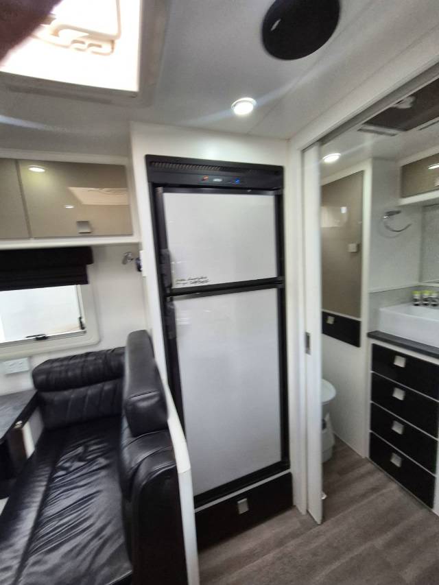 2016 MASTERIECE OPTIMUM 19’6 CARAVAN