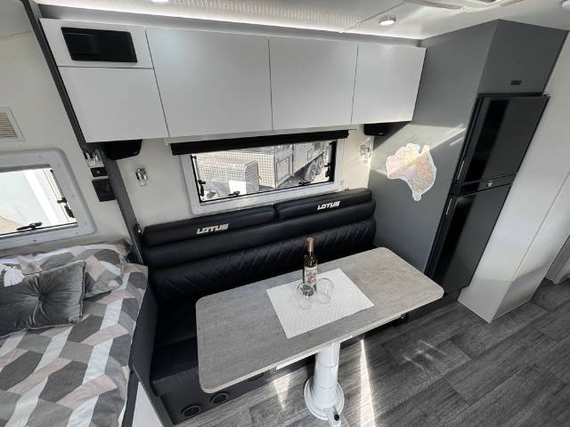2021 LOTUS CARAVANS TROOPER 19 ‘ FAMILY VAN CARAVAN
