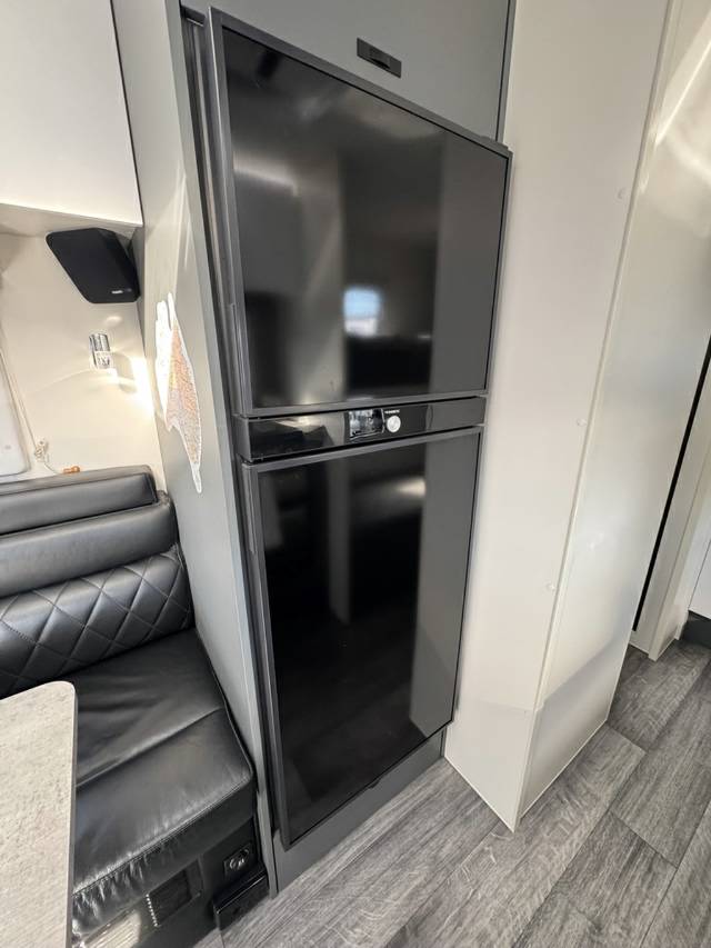 2021 LOTUS CARAVANS TROOPER 19 ‘ FAMILY VAN CARAVAN