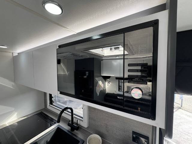 2021 LOTUS CARAVANS TROOPER 19 ‘ FAMILY VAN CARAVAN