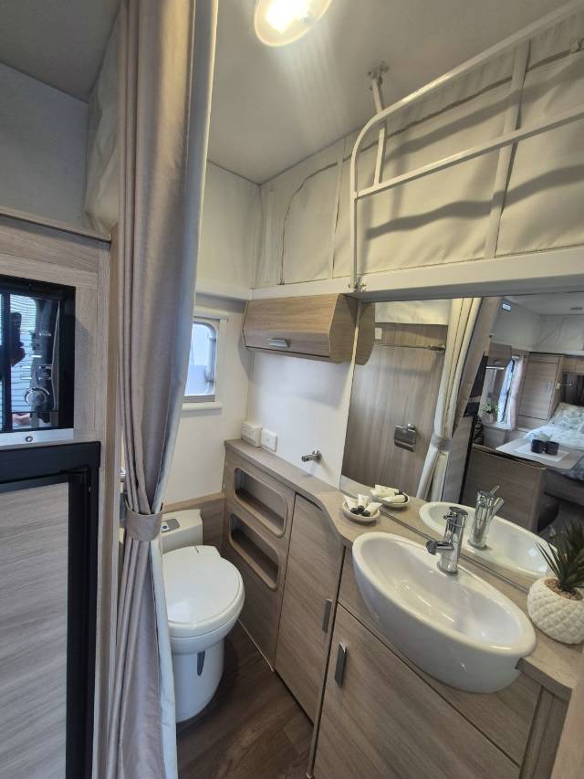 2016 JAYCO JOURNEY OUTBACK 17.55-8 CARAVAN